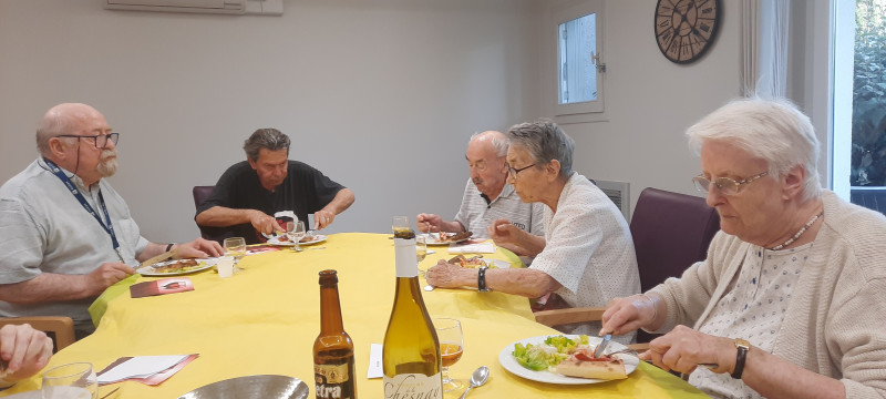 REPAS FESTIF ET VEILLEE DU MOIS DE JUIN