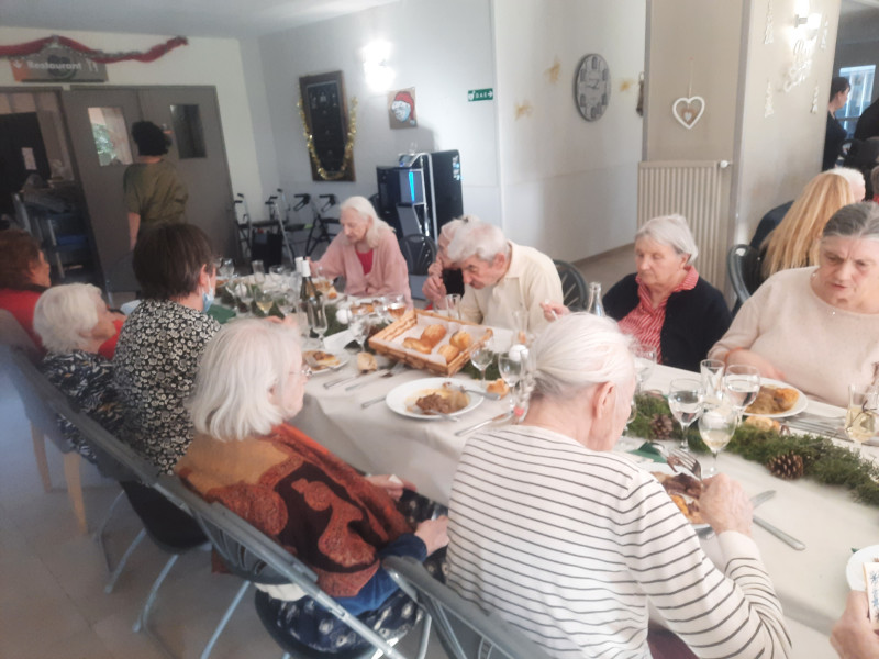 Repas festif de Noël des résidents et leur famille