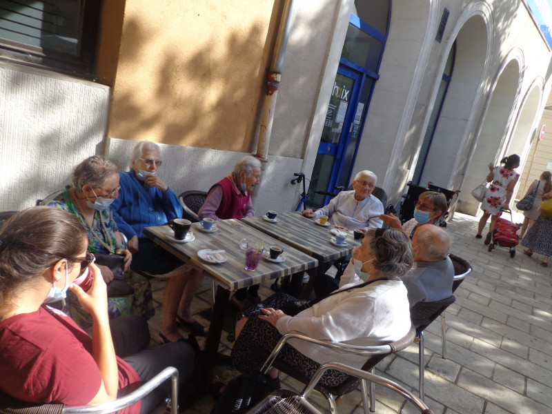 Moment de détente pendant le marché