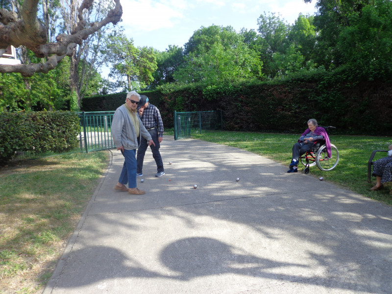 une partie de Pétanque