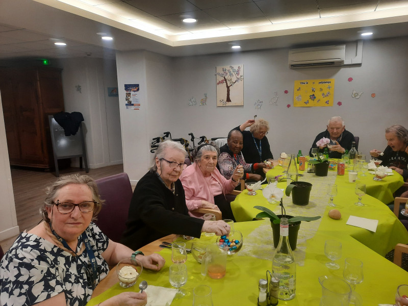 Mercredi 24 avril : Repas festif en soirée