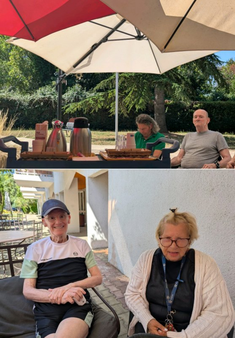 Le café-gazette d'aout