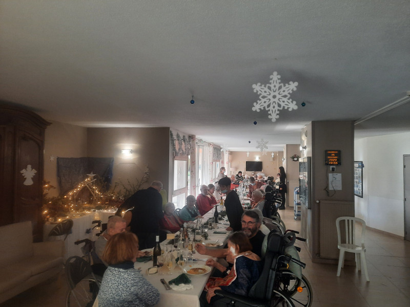 Repas festif de Noël des résidents et leur famille