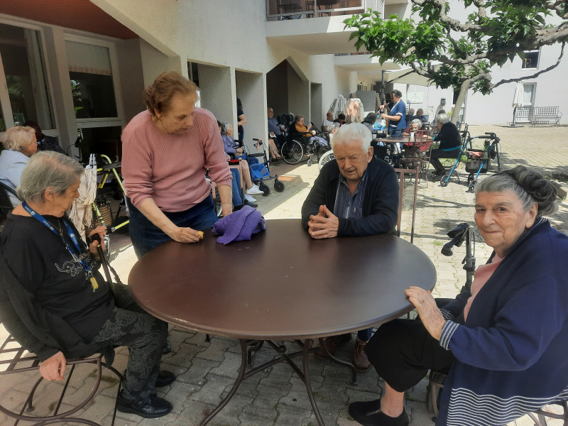 Goûter à l'ombre des muriers dimanche 19 mai 2024