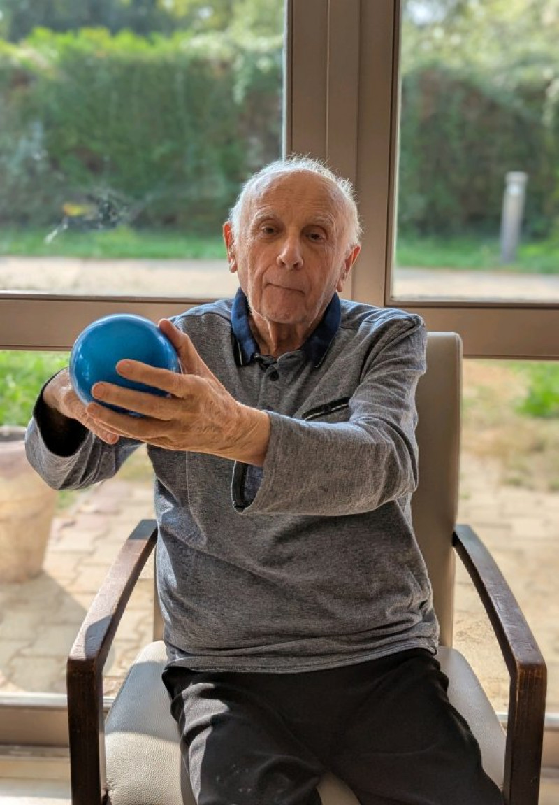 On joue au foot assis à la gym douce