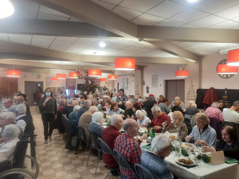 Repas festif de Noël des résidents et leur famille